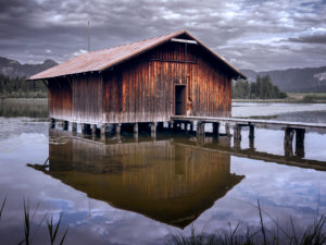 Altes Bootshaus am Hopfensee im Allgäu Altes Bootshaus am Hopfensee im Allgäu